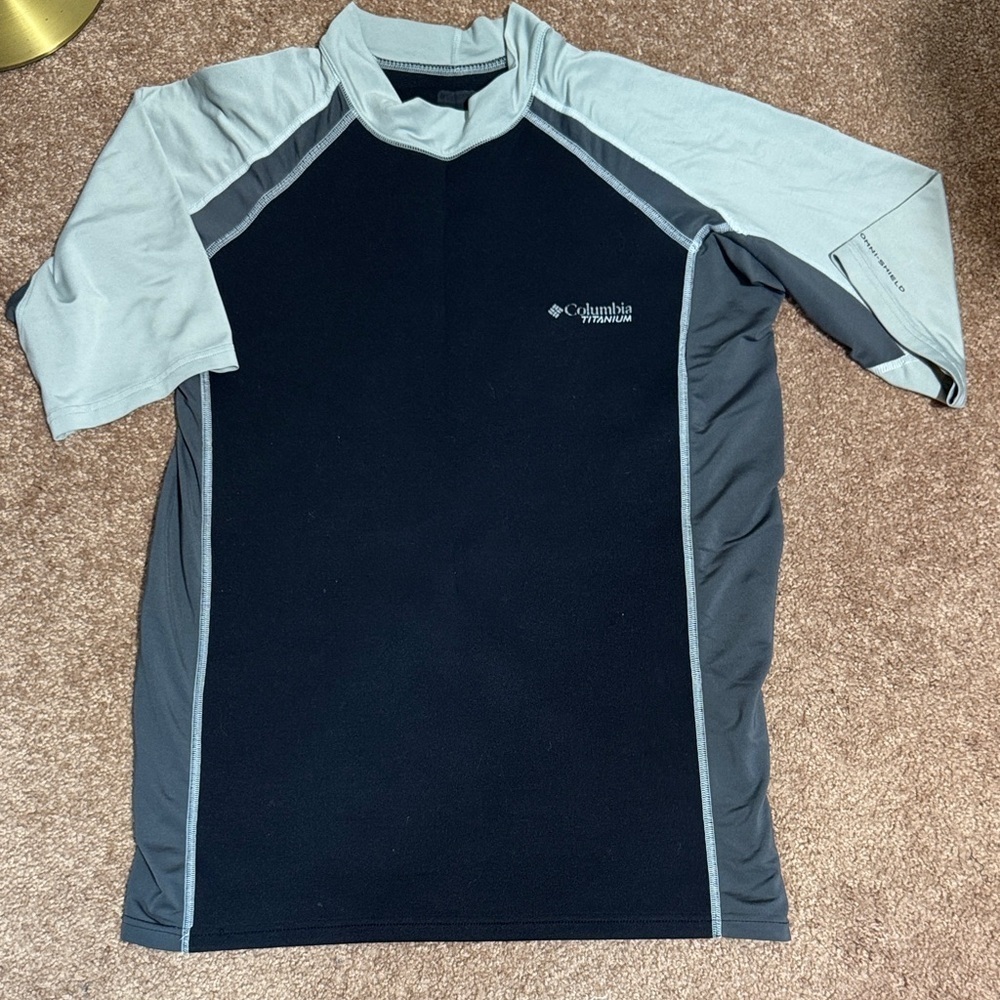 Columbia Black and Gray Swim Rash Guard Shirt